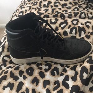 Size 10 in men Nike air Jordan’s